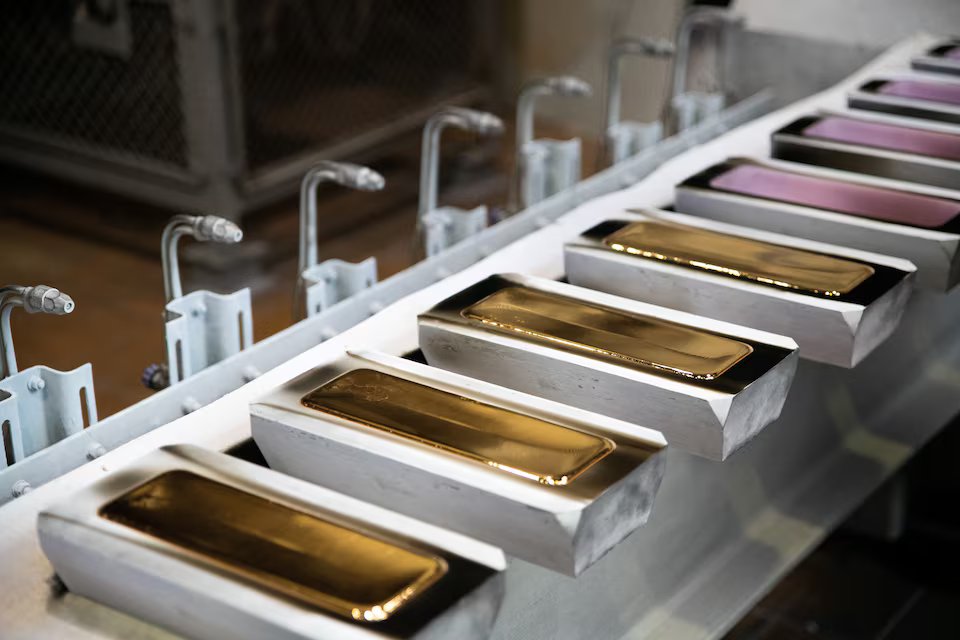 Gold set for best week since January as inflation fears ebb.