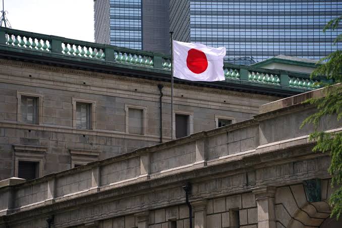 Sliding Yen, Robust Economy Give BOJ More Grounds for Early Hike.