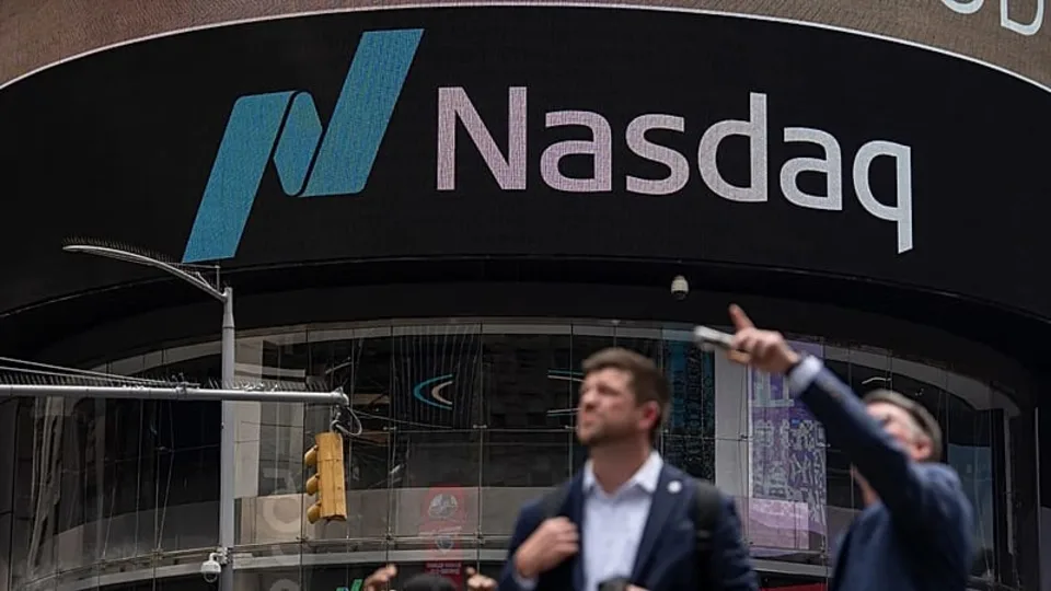 Nasdaq confirms 23-hour trading from December with new overnight session.