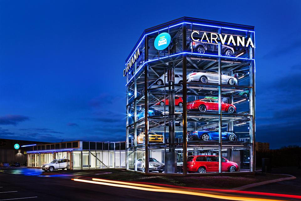 Carvana stock tumbles as profit metric misses the mark, outlook vague.
