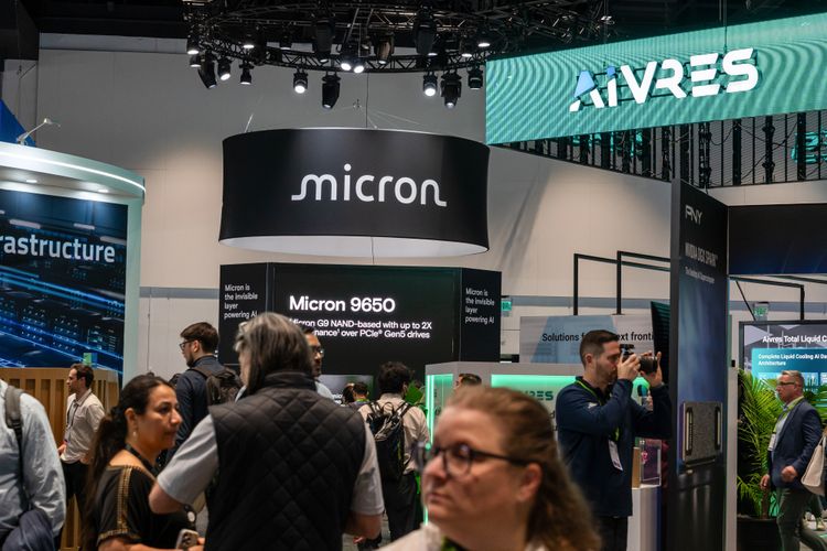 Micron Had a Blowout Quarter and Issued a Rosy Outlook. So Why Are Shares Sliding?