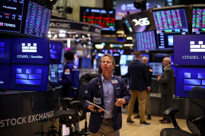 Hedge funds and state-backed investors bet on volatility in 2026.