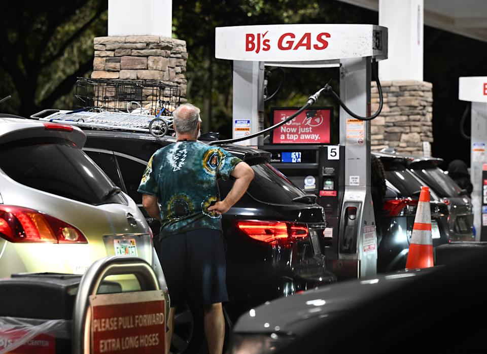 Iran oil price shock scrambles Fed outlook, rate discussions.