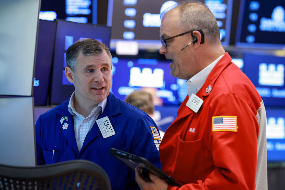 U.S. equity fund inflows surge as tech rally boosts sentiment.