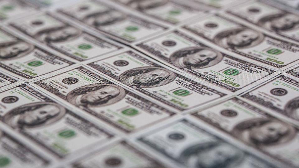 Dollar Traders Are Paying a Record to Bet on a Deeper Selloff.