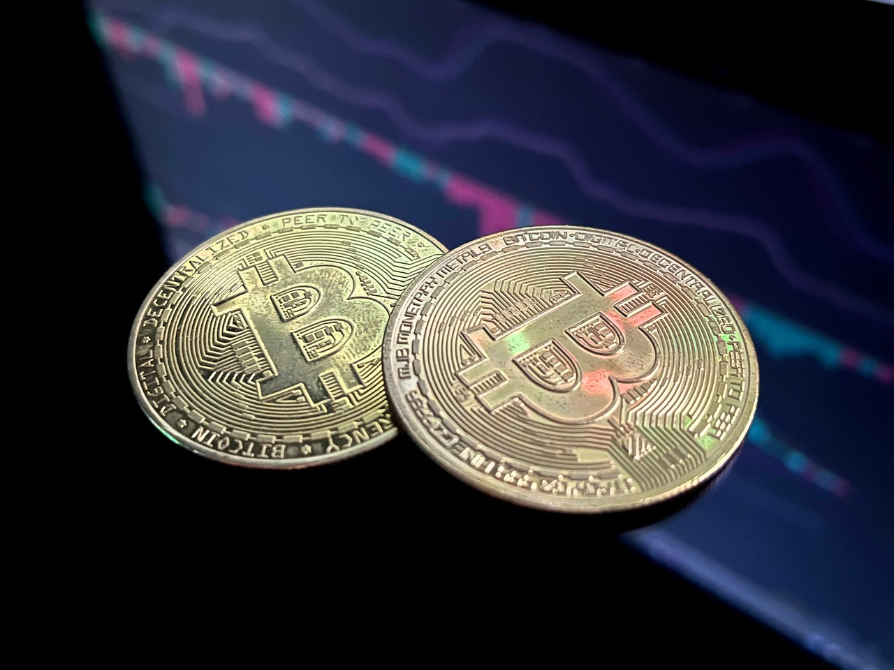 Bitcoin Pullback Deepens as US ETFs Suffer Record Daily Outflow