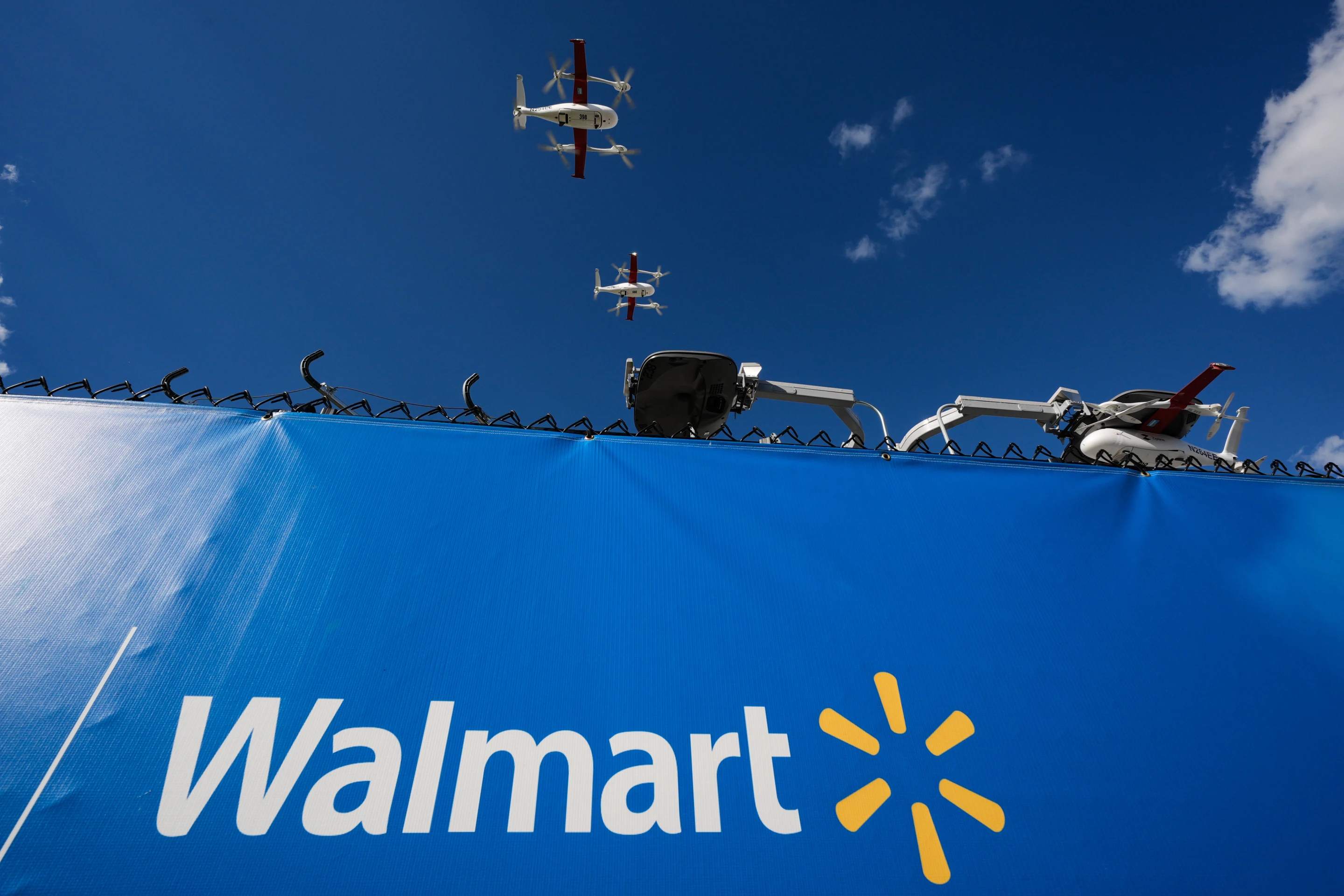 Walmart delivers another strong quarter but also a cautious outlook due to economic uncertainty.