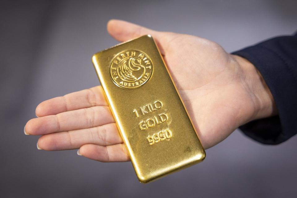 Gold Steadies After Jump Fueled by Rising Bets on US Rate Cut.