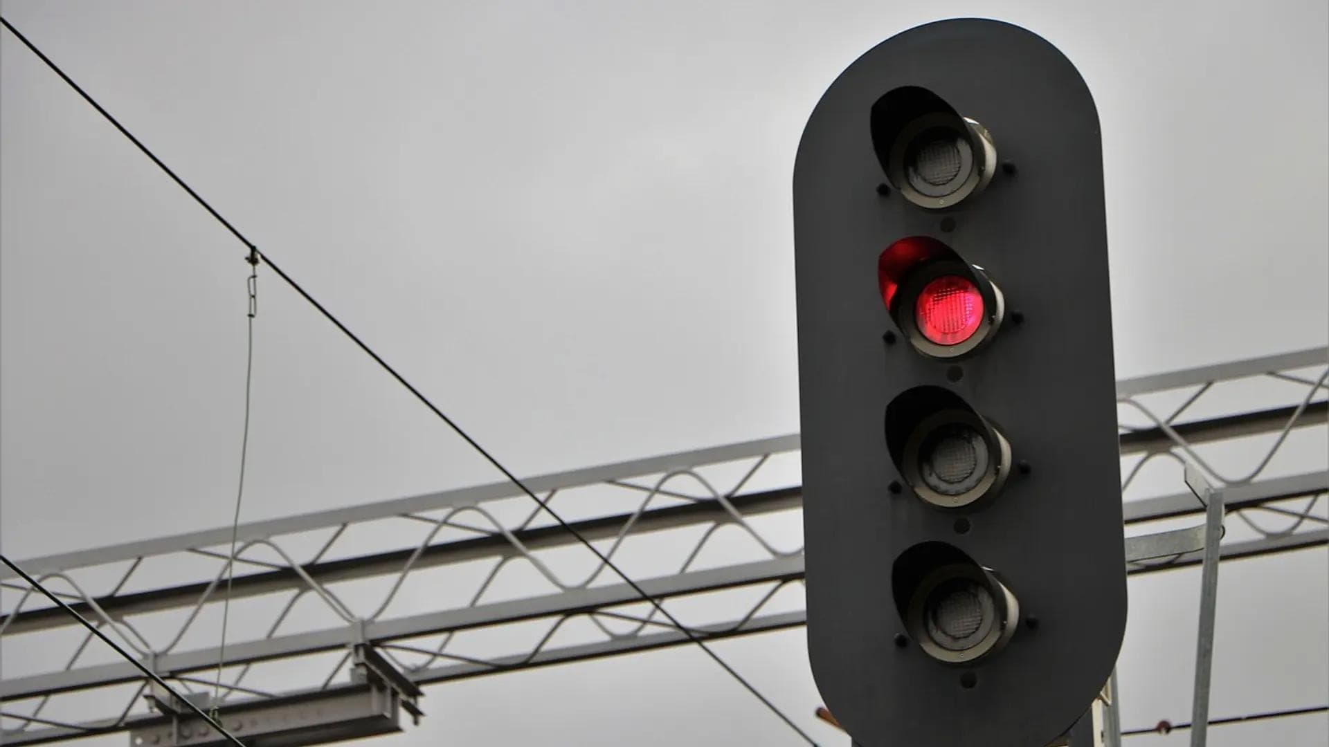 The bond market is flashing a clear signal on interest rates. Bitcoin bulls should take note.