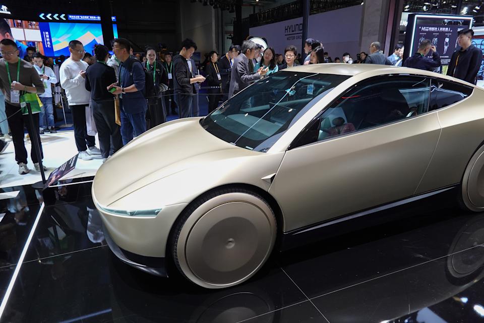 Tesla Sales Outlook Darkens Despite Musk’s Self-Driving Euphoria.