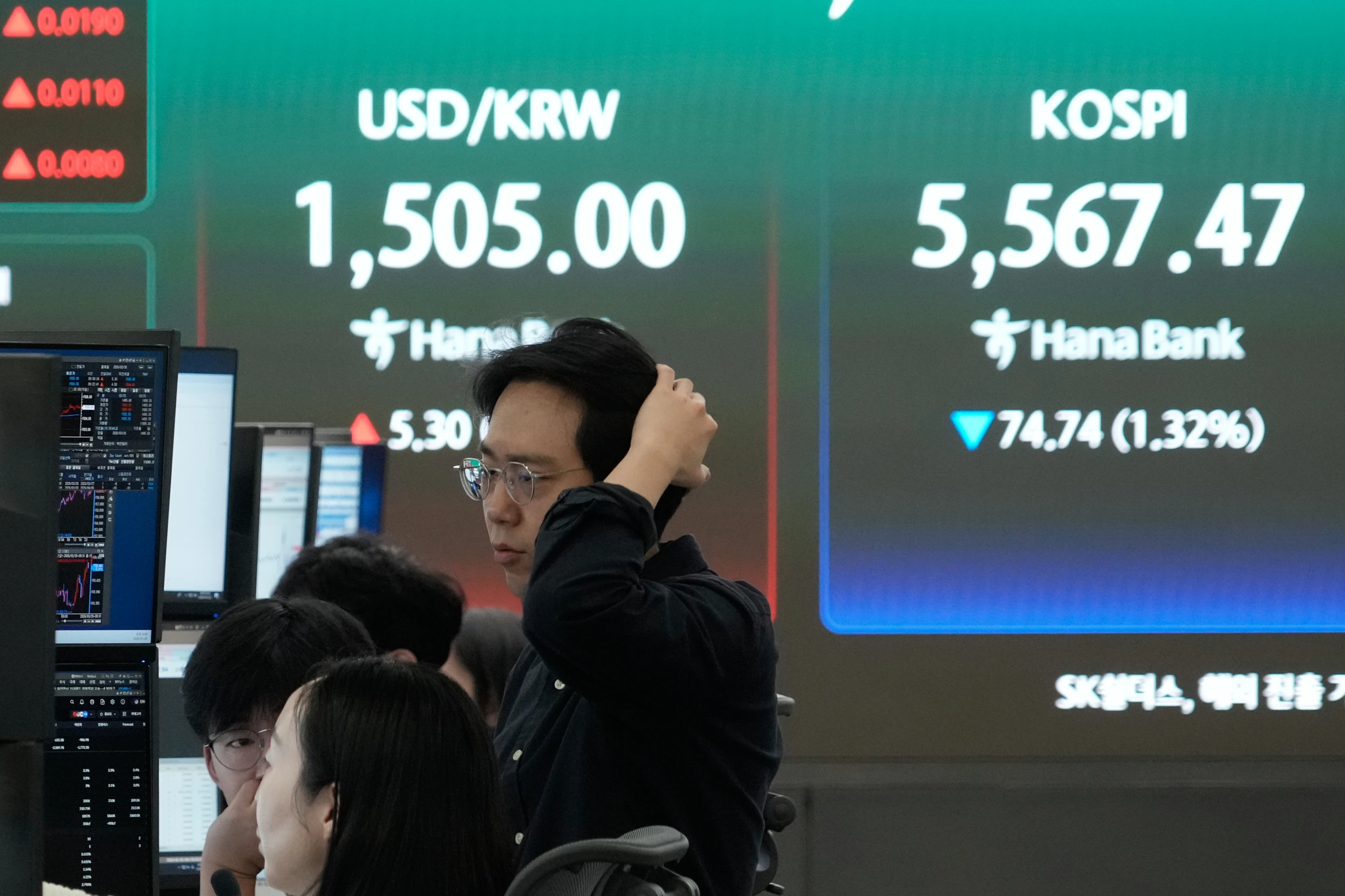 Asian stocks fall and oil climbs again over Iran war de-escalation uncertainties.