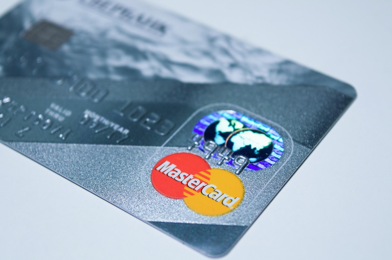 Mastercard expands support to USDC, PYUSD, RLUSD stablecoin settlement.