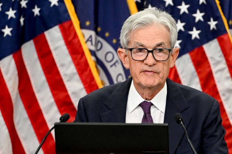 Jerome Powell Says He Will Stay on as a Fed Governor.